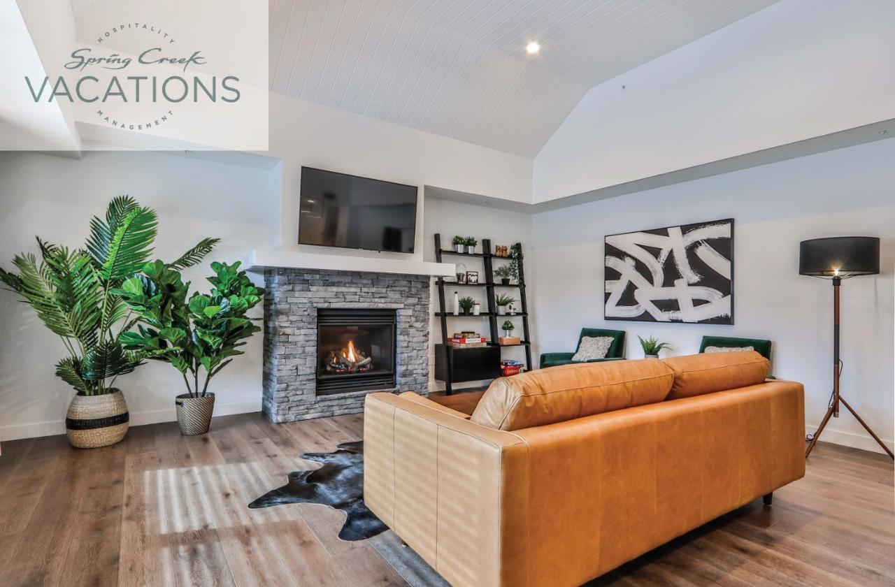 White Spruce Lodge By Spring Creek Vacations Канмор Стая снимка