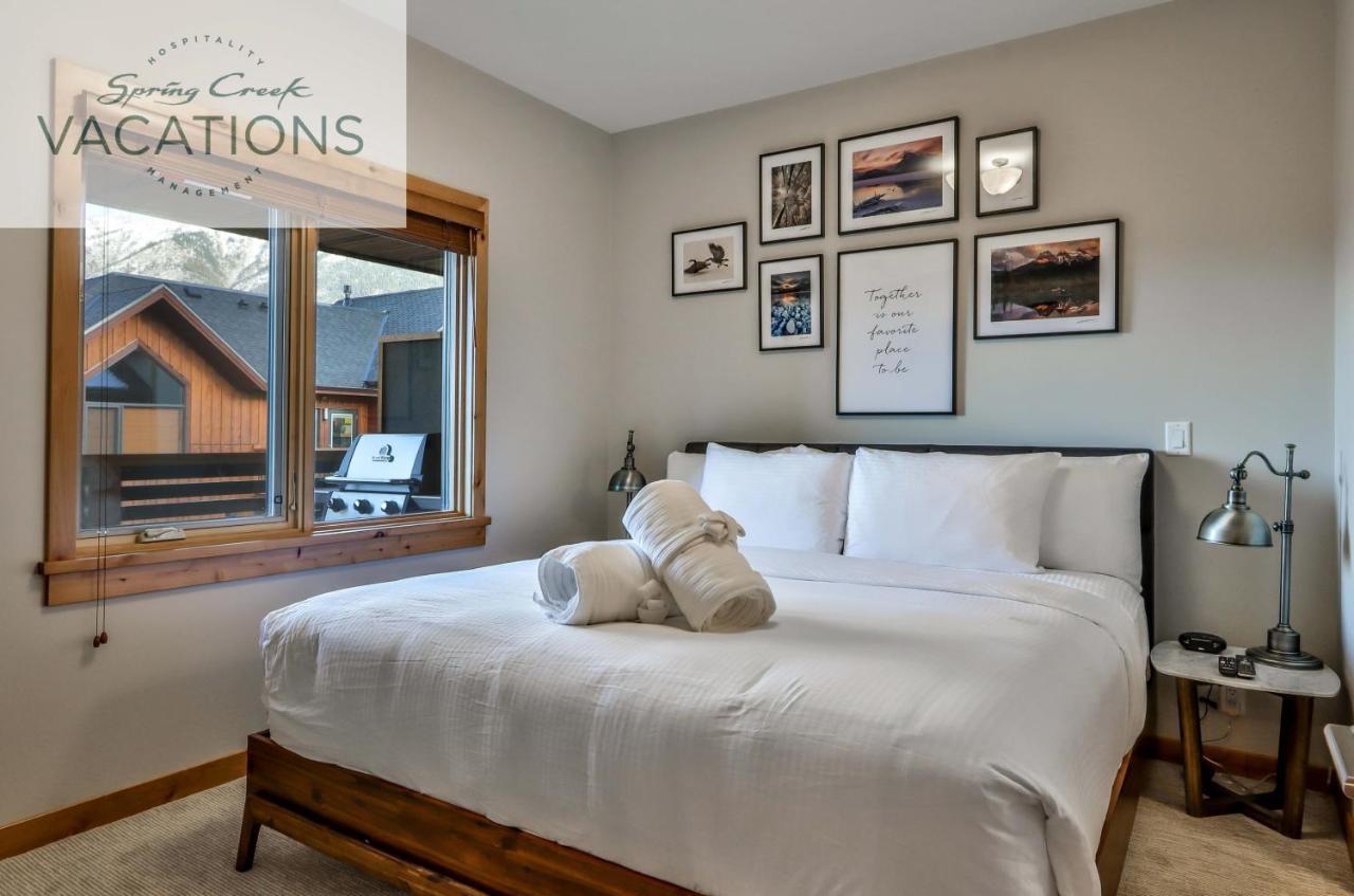 White Spruce Lodge By Spring Creek Vacations Канмор Стая снимка
