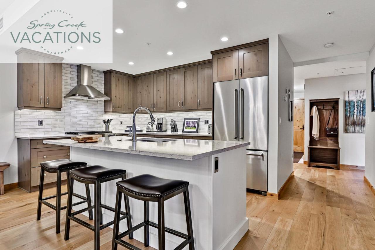 White Spruce Lodge By Spring Creek Vacations Канмор Стая снимка